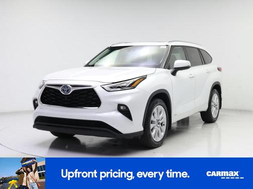 White 2022 Toyota Highlander Hybrid Limited