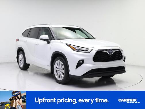 White 2022 Toyota Highlander Hybrid Limited