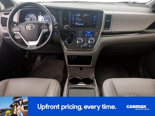 2017 Toyota Sienna XLE