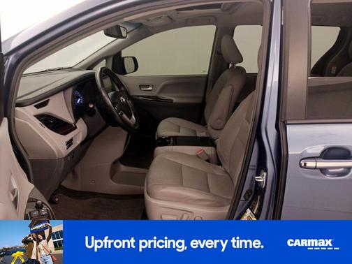 2017 Toyota Sienna XLE