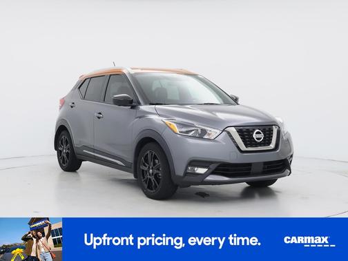 Gray 2020 Nissan Kicks SR