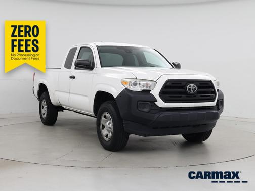 White 2018 Toyota Tacoma SR