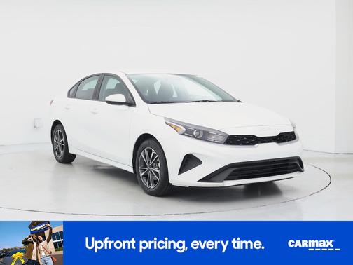 White 2024 Kia Forte LXS