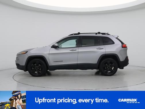 Gray 2018 Jeep Cherokee Altitude