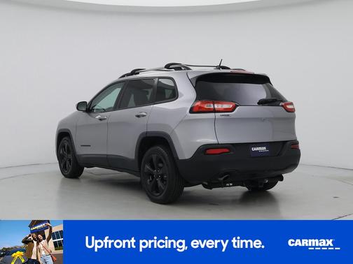 Gray 2018 Jeep Cherokee Altitude