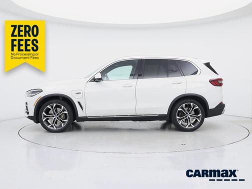 White 2022 BMW X5 PHEV XDrive45e