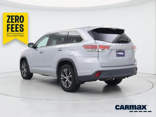 Silver 2016 Toyota Highlander XLE