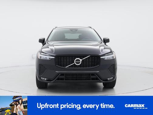 2024 Volvo XC60 B5 Core Dark Theme