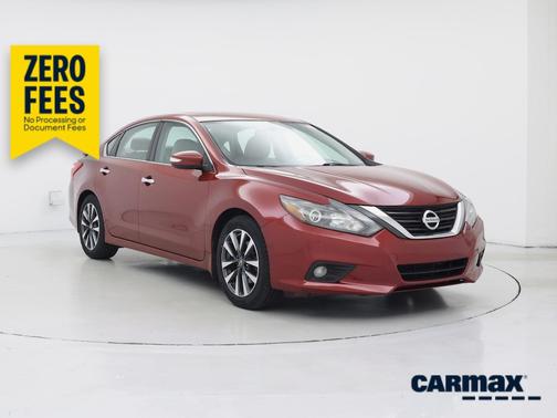 Red 2016 Nissan Altima SL