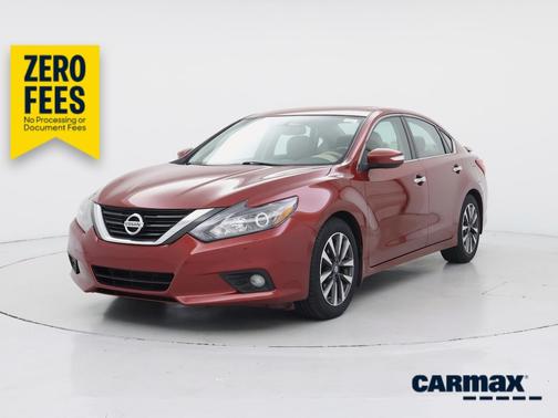 Red 2016 Nissan Altima SL