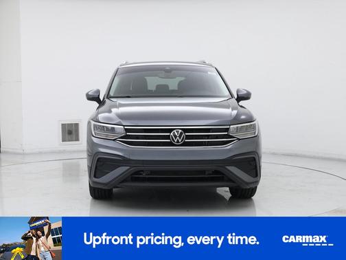 Gray 2022 Volkswagen Tiguan SE