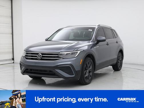 Gray 2022 Volkswagen Tiguan SE