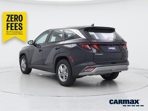 Black 2026 Hyundai TUCSON SE