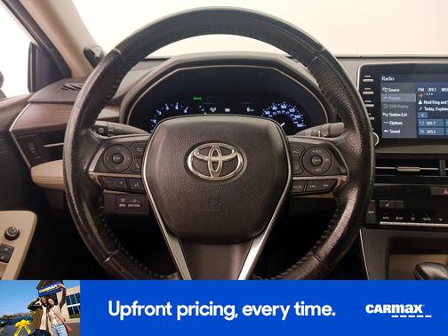 White 2019 Toyota Avalon XLE