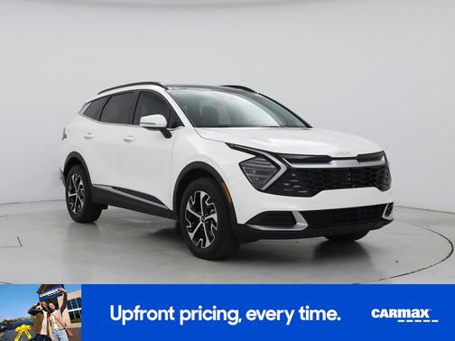 White 2024 Kia Sportage Hybrid EX