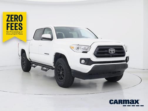 White 2022 Toyota Tacoma SR5