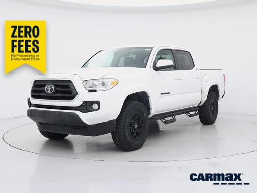 White 2022 Toyota Tacoma SR5