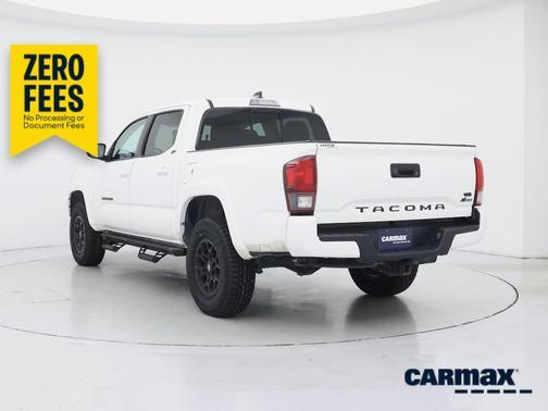 White 2022 Toyota Tacoma SR5