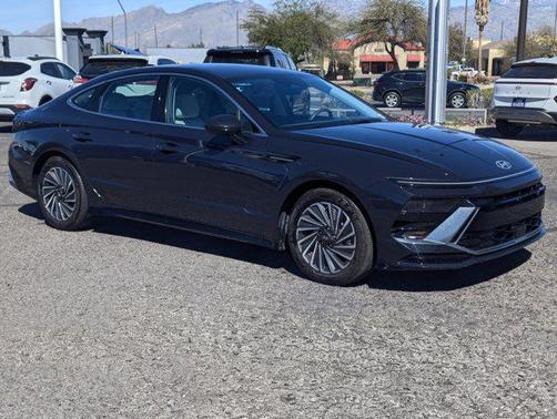 2025 Hyundai SONATA Hybrid SE