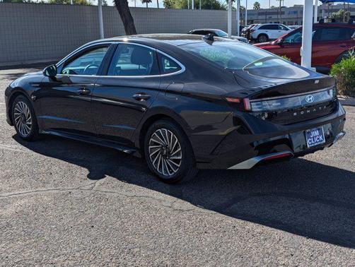 2025 Hyundai SONATA Hybrid SE