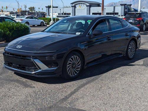 2025 Hyundai SONATA Hybrid SE