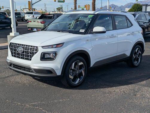 2025 Hyundai VENUE SEL