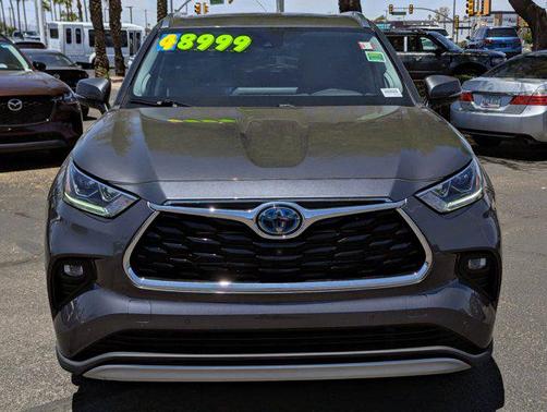 2021 Toyota Highlander Hybrid Platinum