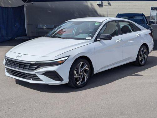 2025 Hyundai ELANTRA SEL