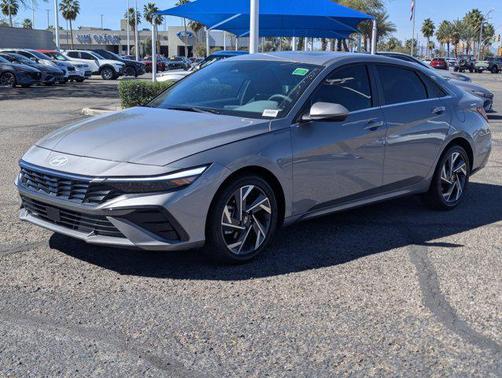 2025 Hyundai ELANTRA SEL