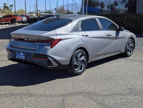 2025 Hyundai ELANTRA SEL