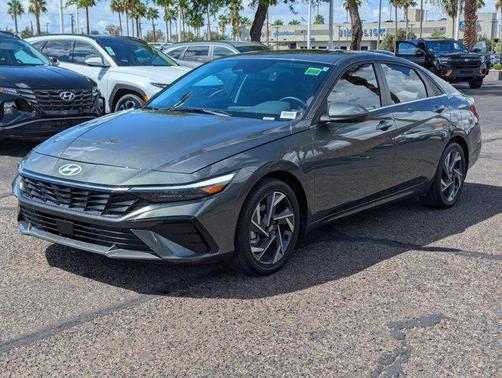 2025 Hyundai ELANTRA SEL