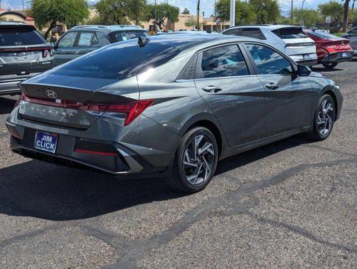 2025 Hyundai ELANTRA SEL