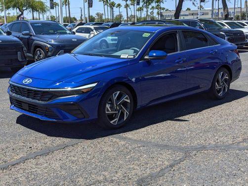2025 Hyundai ELANTRA SEL