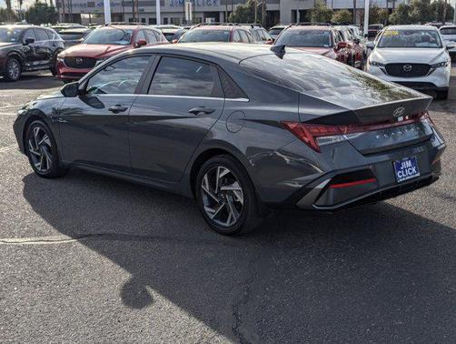 2025 Hyundai ELANTRA SEL