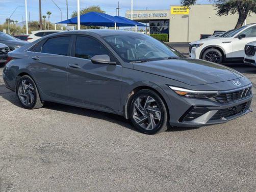 2025 Hyundai ELANTRA SEL