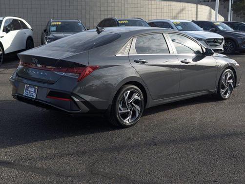 2025 Hyundai ELANTRA SEL
