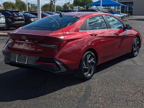 2025 Hyundai ELANTRA Limited