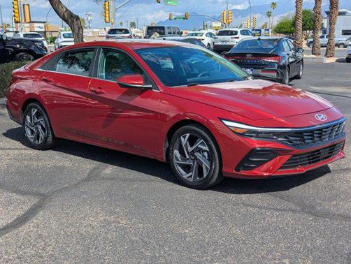 2025 Hyundai ELANTRA Limited