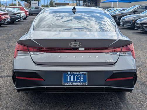 2025 Hyundai ELANTRA Limited