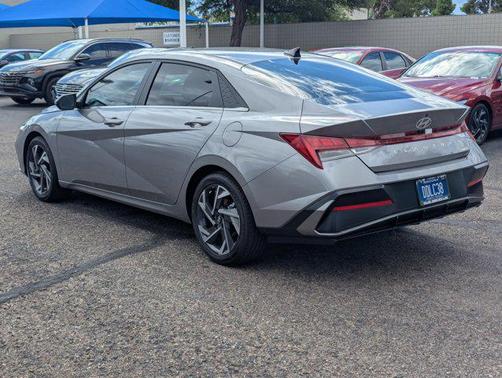 2025 Hyundai ELANTRA Limited