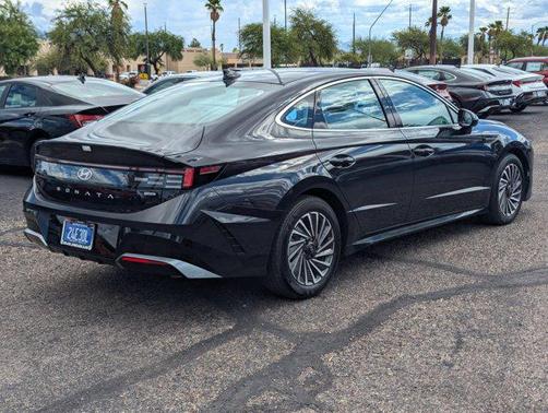 2025 Hyundai SONATA Hybrid SE
