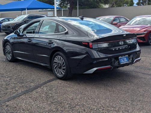 2025 Hyundai SONATA Hybrid SE