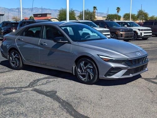 2025 Hyundai ELANTRA Sport