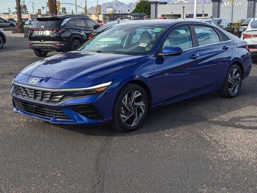 2025 Hyundai ELANTRA Limited