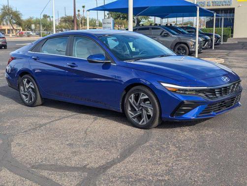 2025 Hyundai ELANTRA Limited