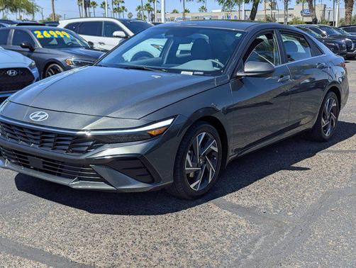 2024 Hyundai ELANTRA SEL