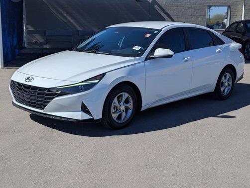 2022 Hyundai ELANTRA SE