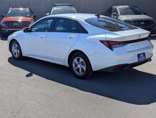 2022 Hyundai ELANTRA SE