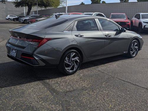 2025 Hyundai ELANTRA SEL