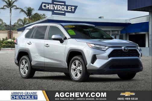 Silver Sky Metall 2024 Toyota RAV4 XLE